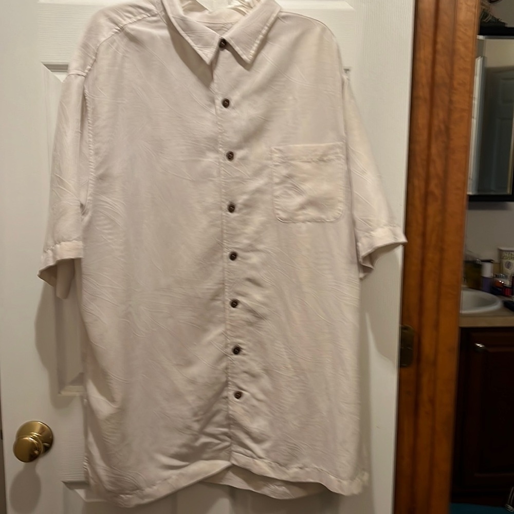 3XLT Men’s shirt.  Caribbean Roundtree Yorke.  Previous worn but in great shape.